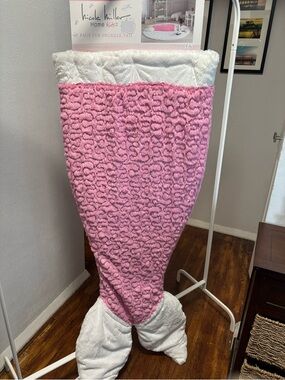 Nicole Miller Pink and White Faux Fur Mermaid Tail Blanket
